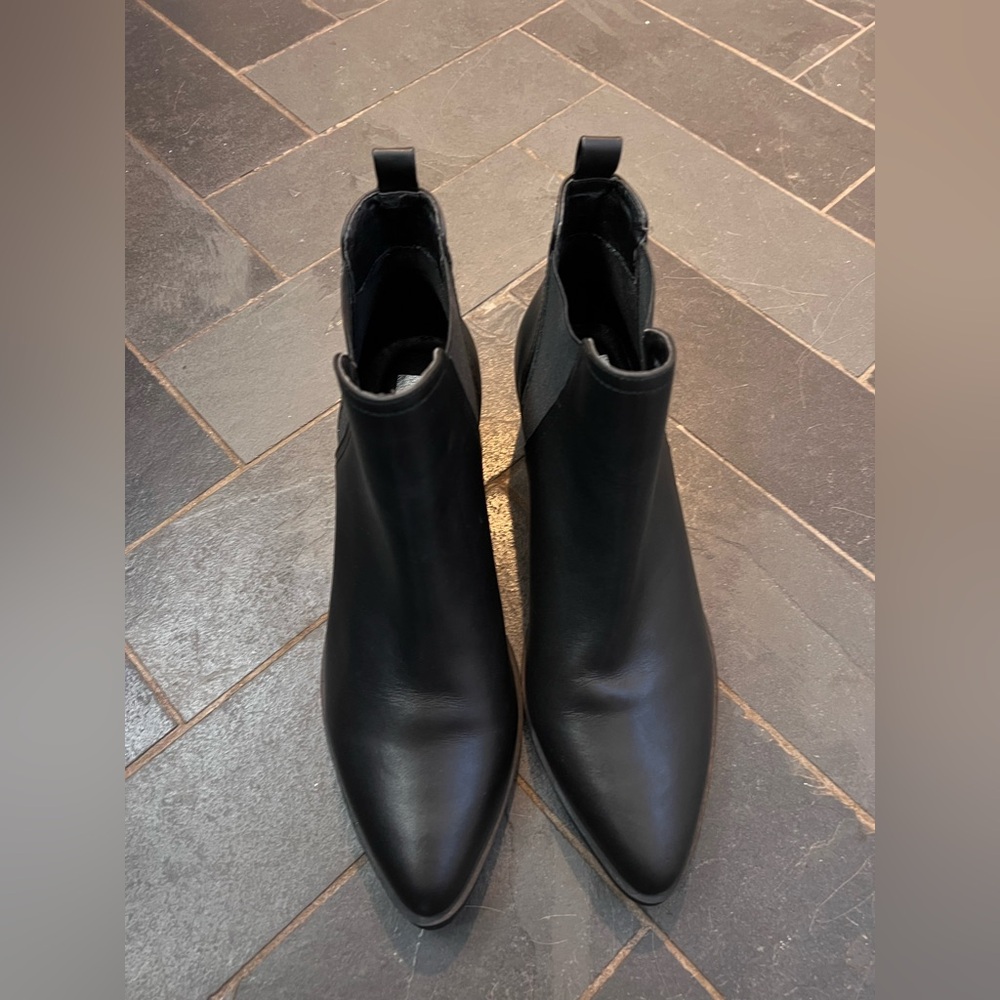 New without box Dolce Vita Womens Zipporah Leather Chelsea Boots Black size 10 - Picture 4 of 11